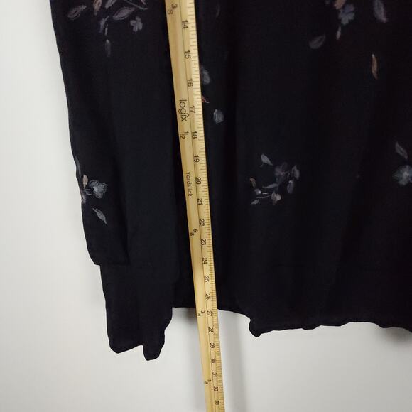 Wit & Wisdom Floral Embroidered Sweatshirt Size 3X Dark Blue Shirred Keyhole - Picture 10 of 14